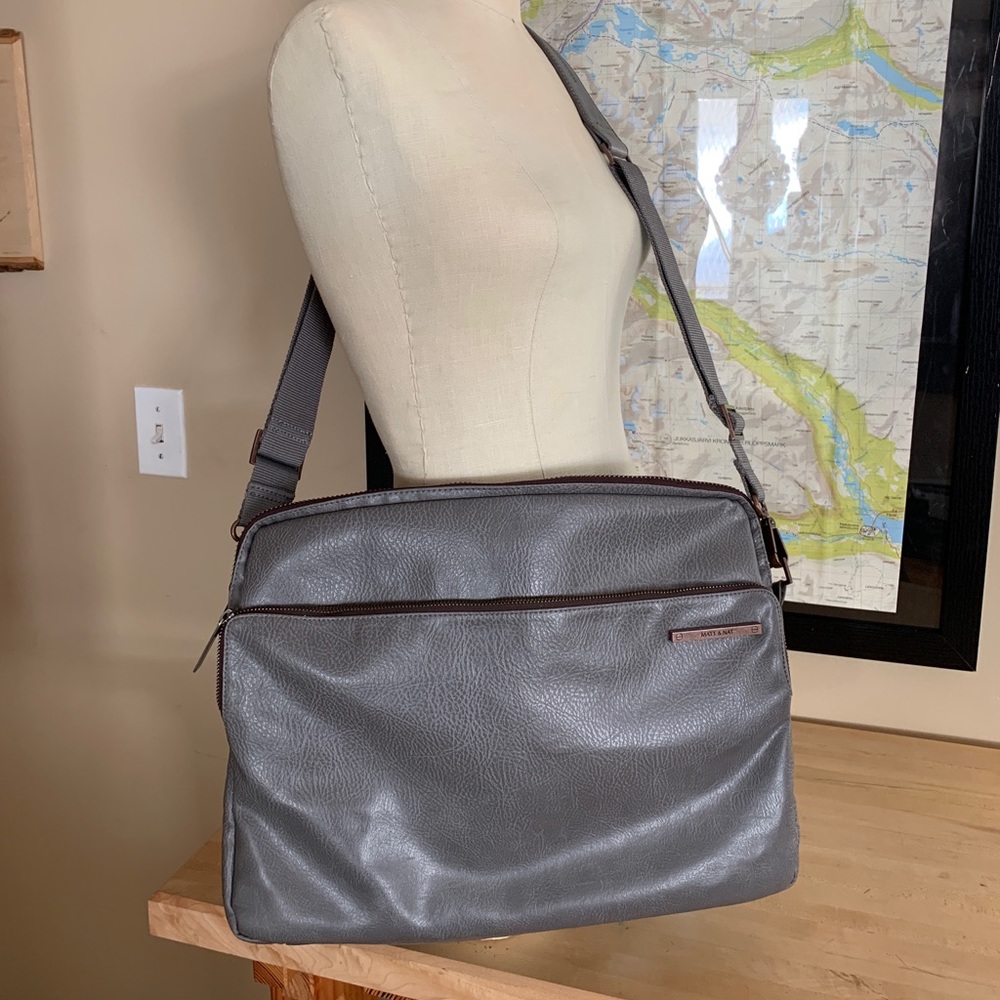 Matt & Nat vegan laptop bag